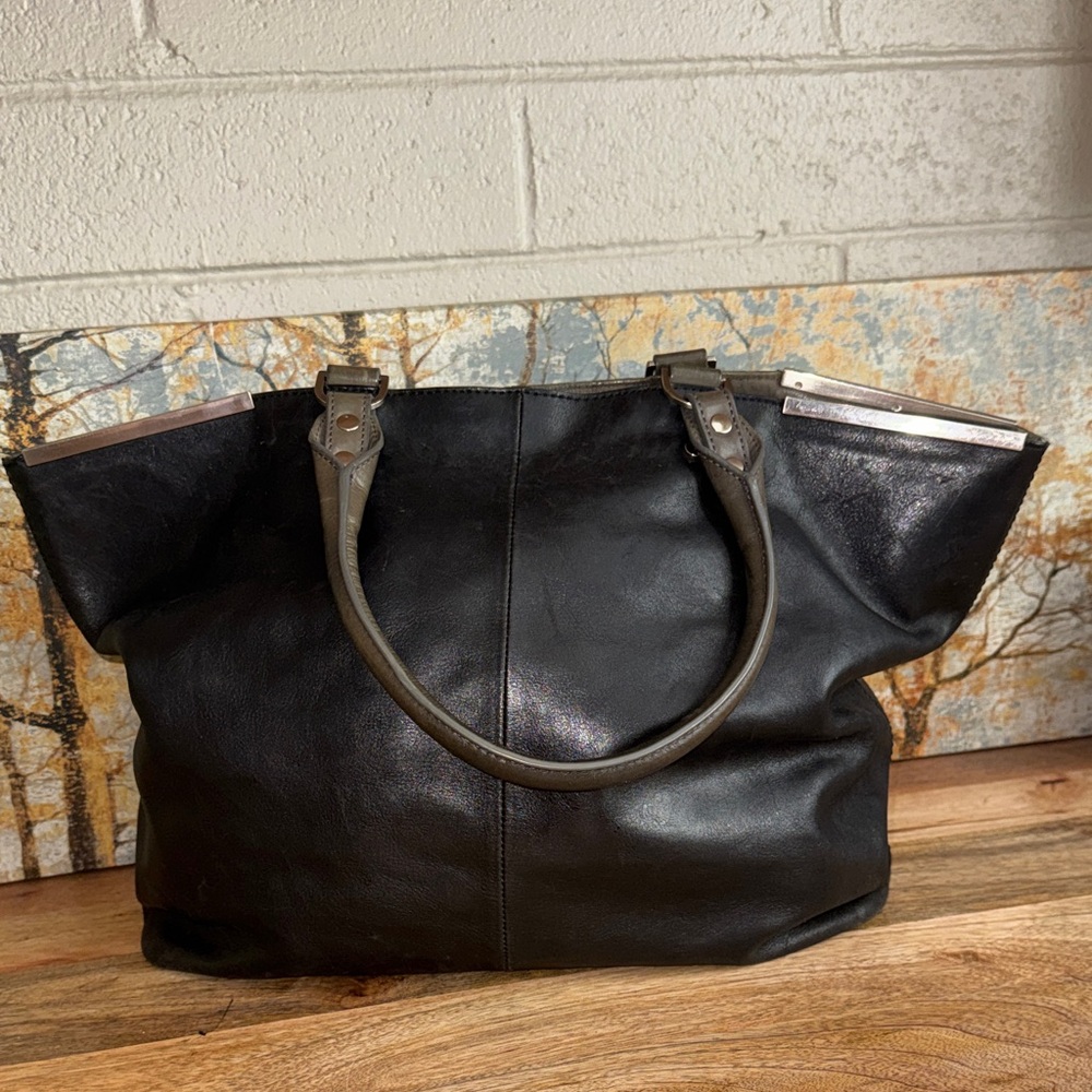 Kenneth Cole Large Black Leather Tote Bag 19” W x 12” H x 5”D